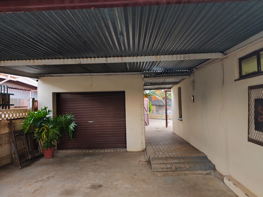 5 Bedroom Property for Sale in Wilgehof Free State